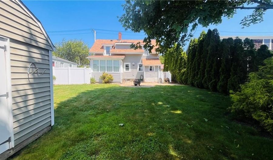 105 Bliss Rd, Newport, RI 02840 - 2 Beds, 2 Bath