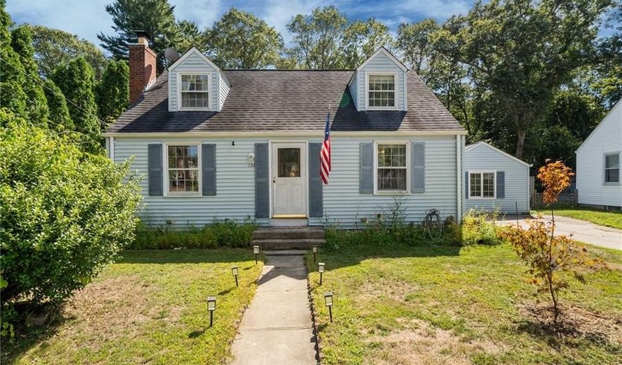 132 King Phillip Dr, North Kingstown, RI 02852 - 3 Beds, 1 Bath