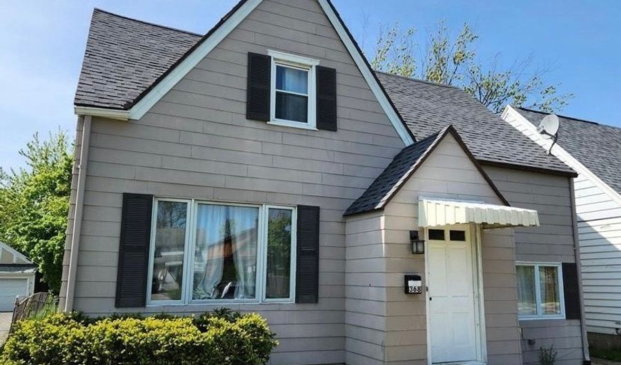 368 Grover Cleveland Hwy, Amherst, NY 14226 - 5 Beds, 2 Bath