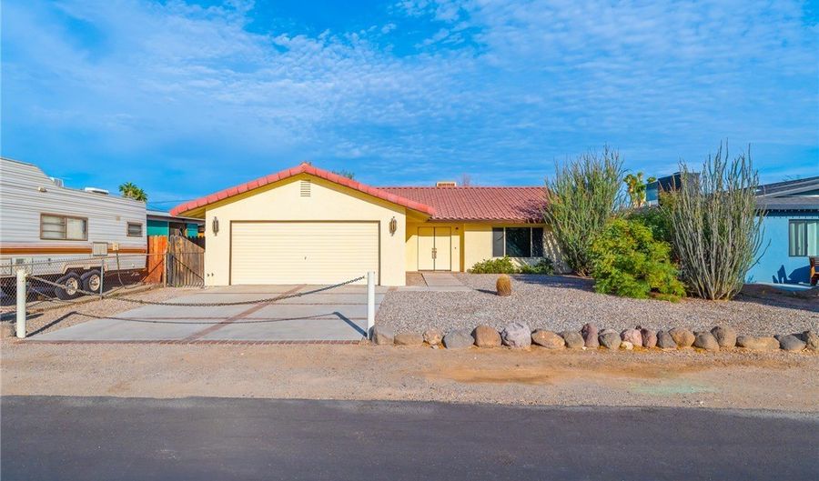 1135 Avenida Del Sol, Bullhead City, AZ 86442 - 2 Beds, 3 Bath