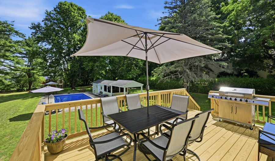 8 Winthrop Rd, Bethel, CT 06801 - 4 Beds, 3 Bath