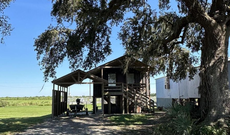 24352 Front Ridge Rd, Kaplan, LA 70548 - 3 Beds, 2 Bath