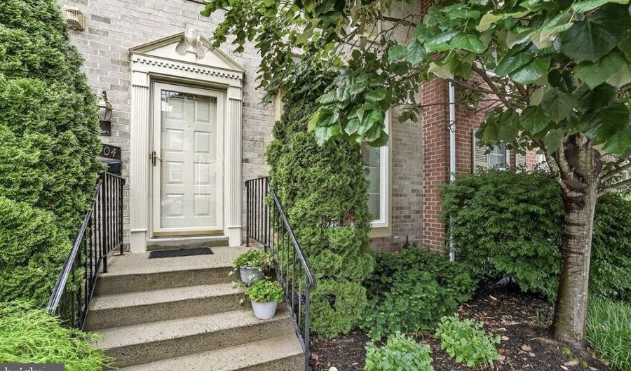 7504 WESTLAKE Ter 25, Bethesda, MD 20817 - 4 Beds, 4 Bath
