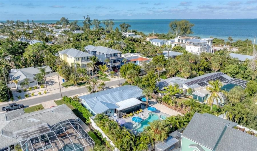 154 CRESCENT Dr, Anna Maria, FL 34216 - 3 Beds, 3 Bath