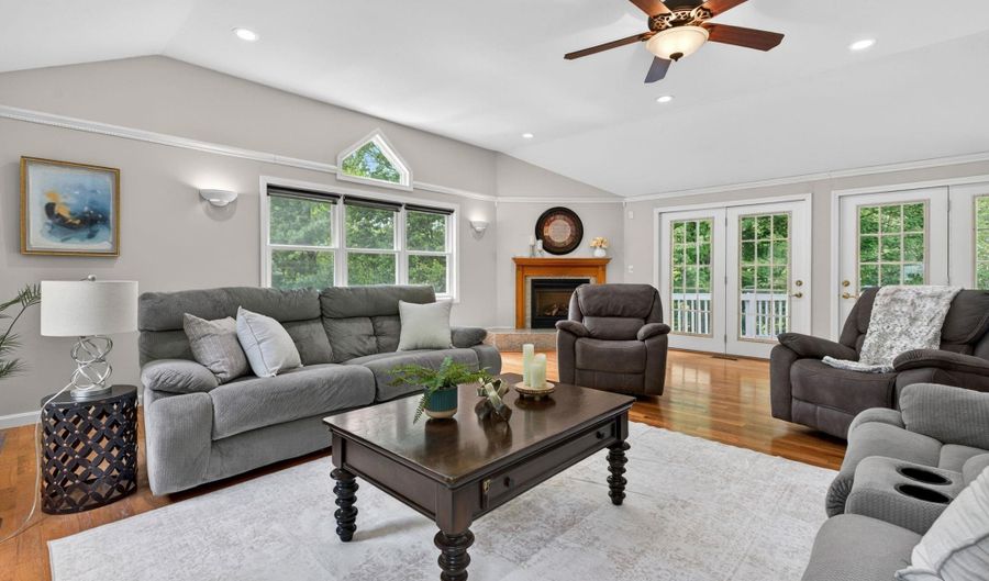 10 Mountain Rd, Brookline, NH 03033 - 5 Beds, 4 Bath
