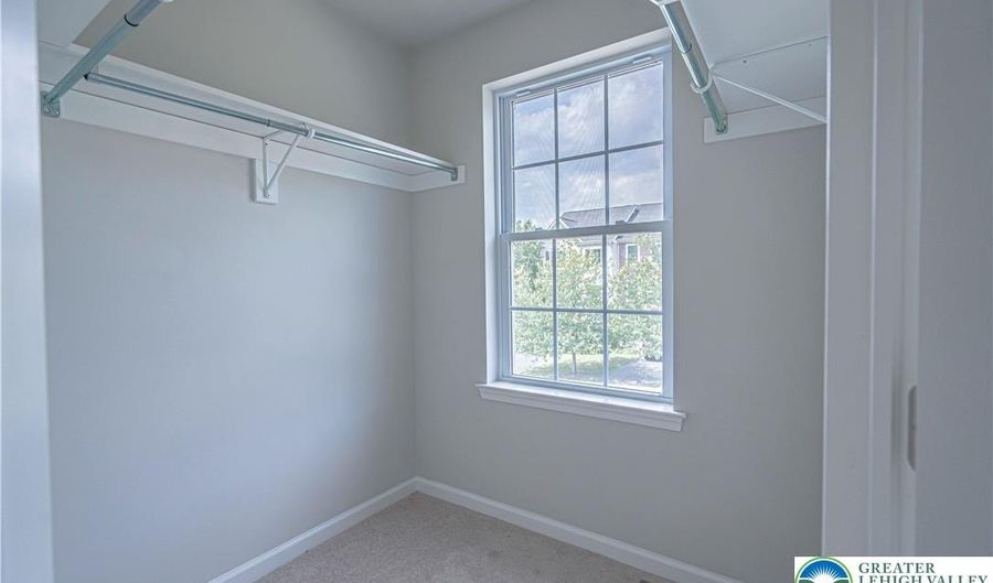 752 Blue Heron Dr, Allentown, PA 18103 - 3 Beds, 2 Bath