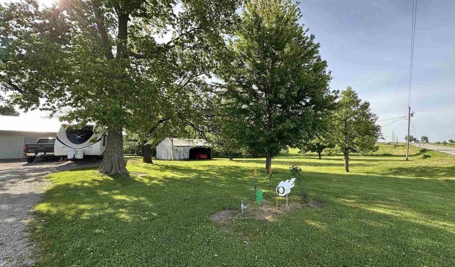 9691 Competine Rd, Agency, IA 52533 - 4 Beds, 2 Bath
