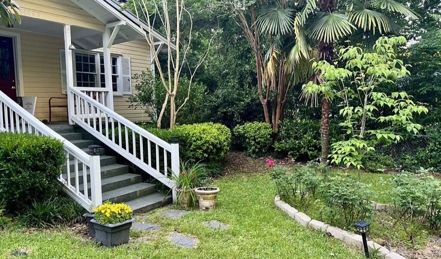 566 Newberry St SW, Aiken, SC 29801 - 2 Beds, 1 Bath