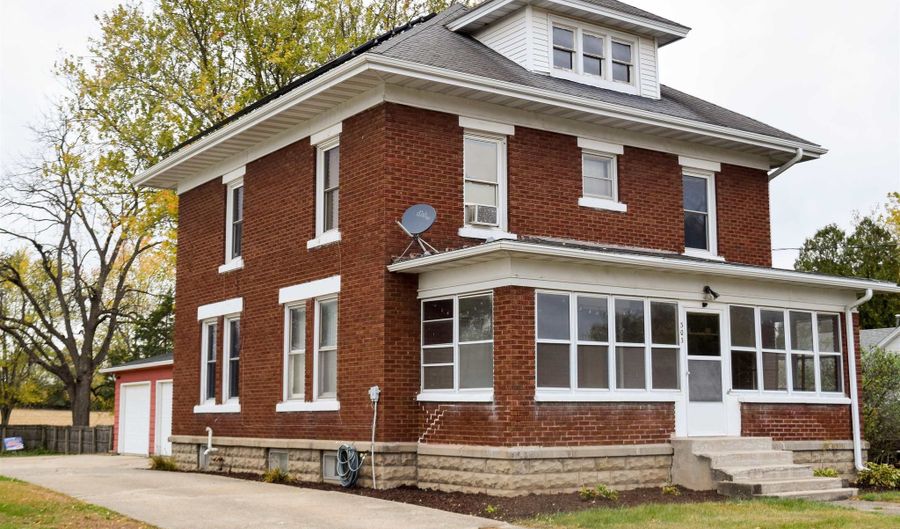 303 S Park St, Albany, WI 53502 - 4 Beds, 2 Bath