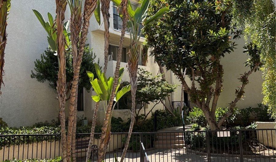 5325 Newcastle Ave 127, Encino, CA 91316 - 1 Beds, 1 Bath