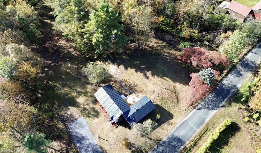 31 Lakota Rd, Barnard, VT 05031 - 3 Beds, 2 Bath