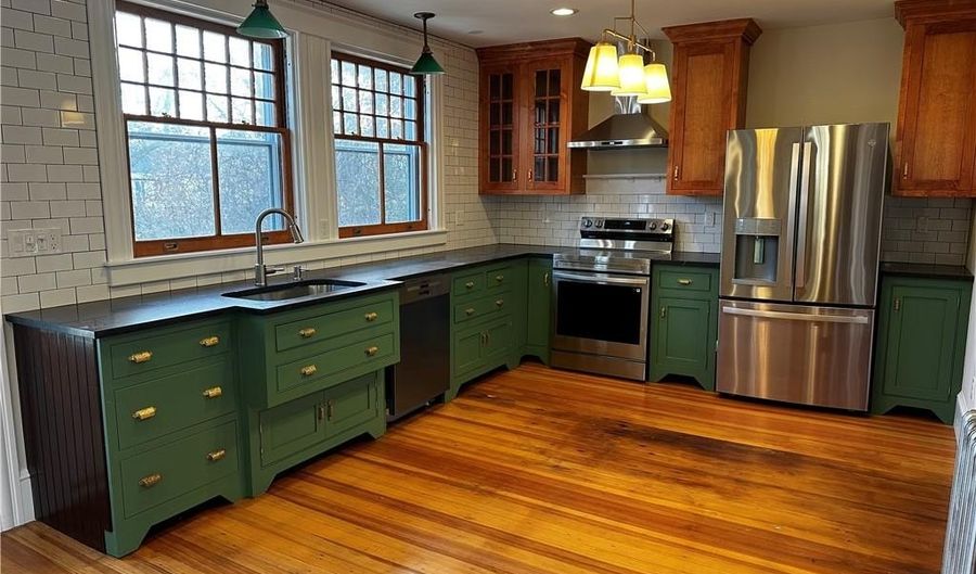 100 Maple Ave, Barrington, RI 02806 - 2 Beds, 2 Bath