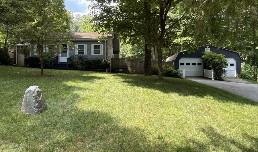 209 R Lake Rd, Andover, CT 06232 - 2 Beds, 1 Bath
