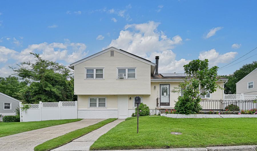 48 W BOLTON Ave, Absecon, NJ 08201 - 4 Beds, 3 Bath