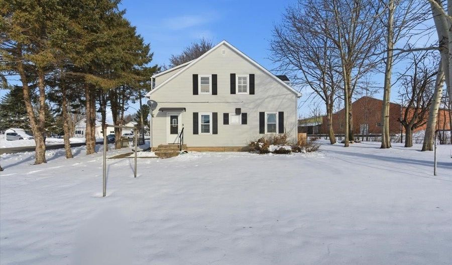 211 Commercial St, Arlington, WI 53911 - 4 Beds, 2 Bath