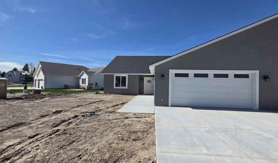 39 Lakeside Loop, Burley, ID 83318 - 3 Beds, 2 Bath