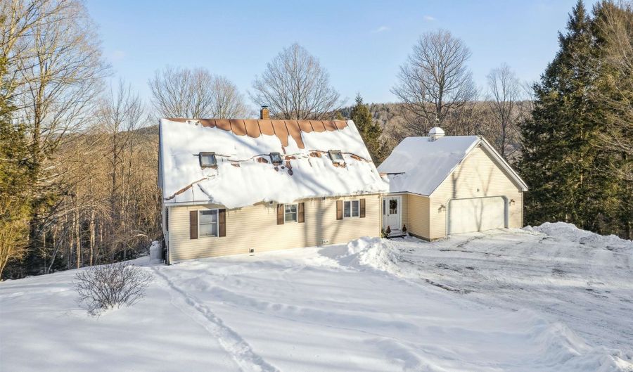 530 West Rd, Barnard, VT 05031 - 3 Beds, 2 Bath