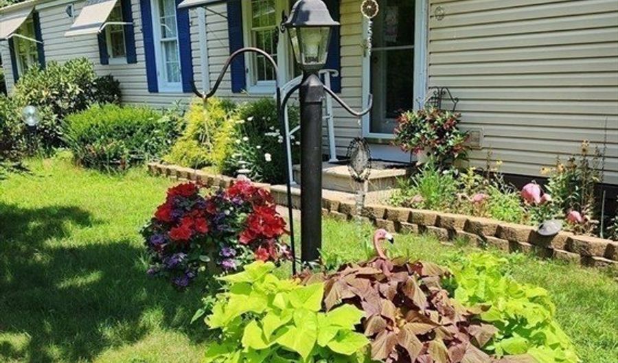 281 Chauncey Walker St Avenue A 26, Belchertown, MA 01007 - 2 Beds, 1 Bath