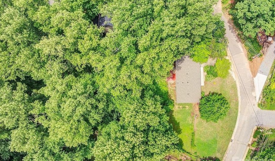 364 Pearson Dr, Asheville, NC 28801 - 3 Beds, 2 Bath
