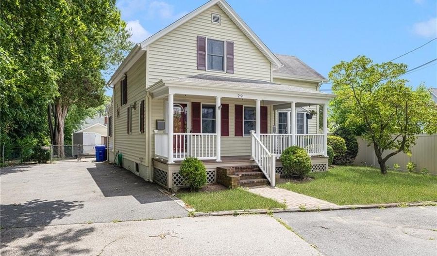 29 Fenner Ave A, East Providence, RI 02915 - 3 Beds, 1 Bath