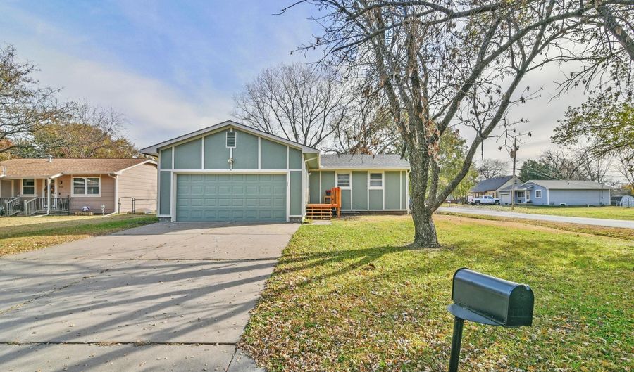 900 N Money Ave, Augusta, KS 67010 - 3 Beds, 2 Bath