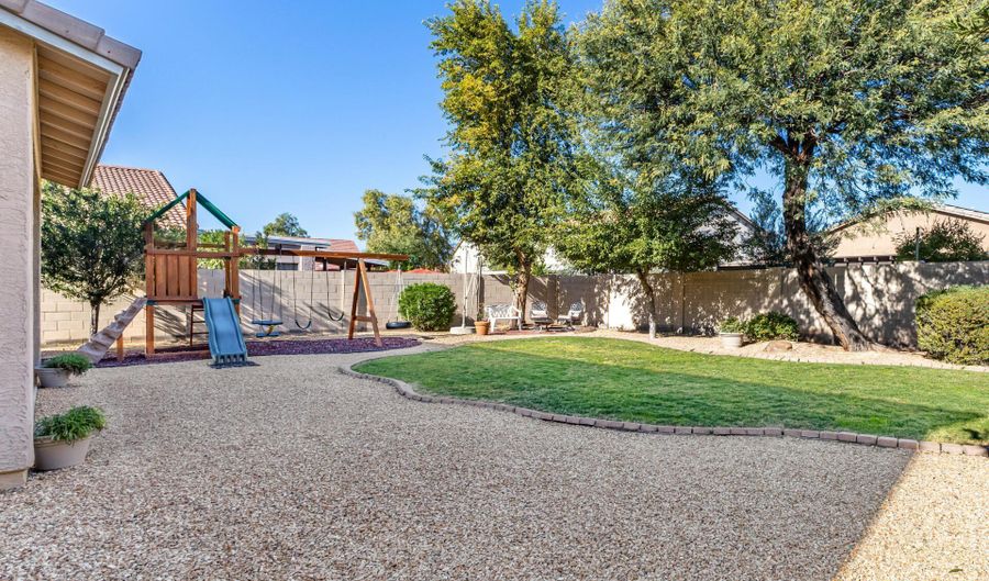 1146 E WINCHESTER Pl, Chandler, AZ 85286 - 5 Beds, 3 Bath