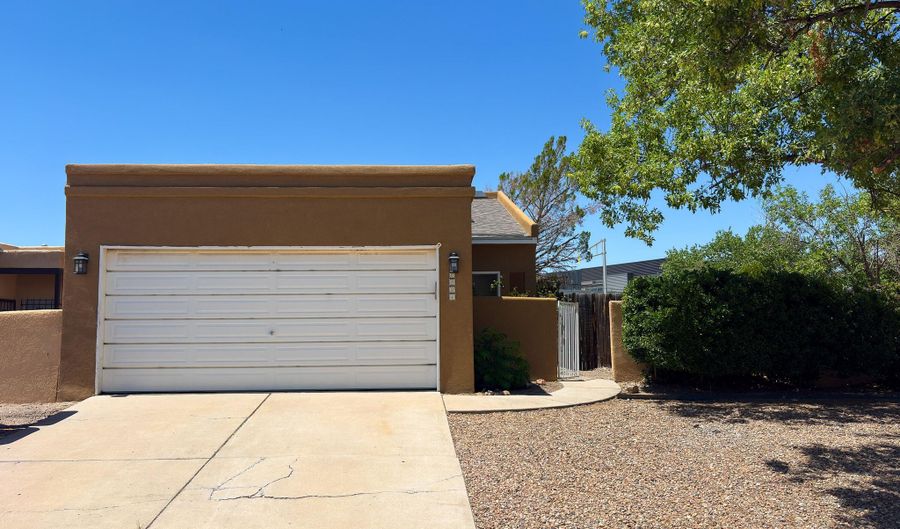 6821 Keeling St NW, Albuquerque, NM 87120 - 2 Beds, 2 Bath