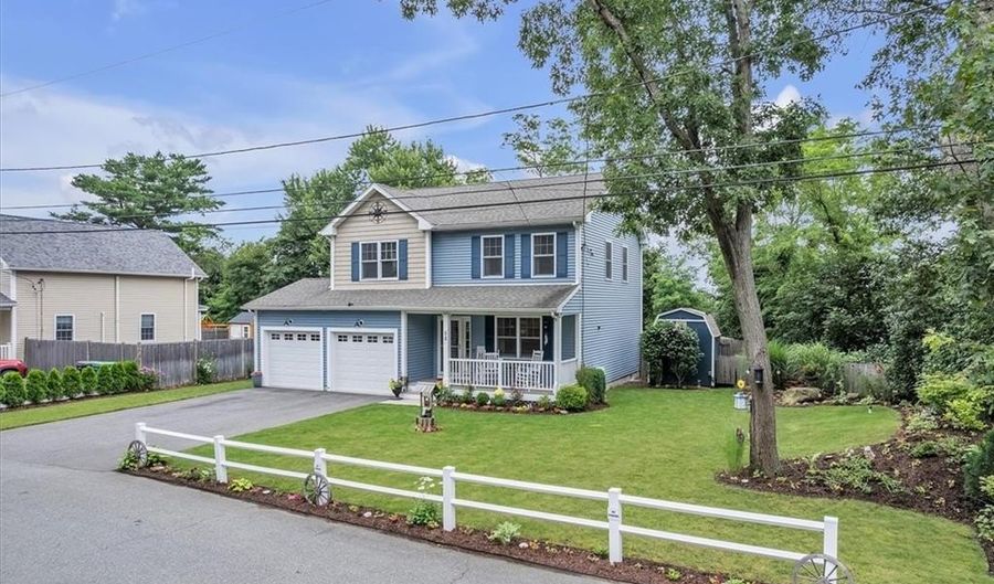 58 Benefit St, Warwick, RI 02886 - 3 Beds, 3 Bath
