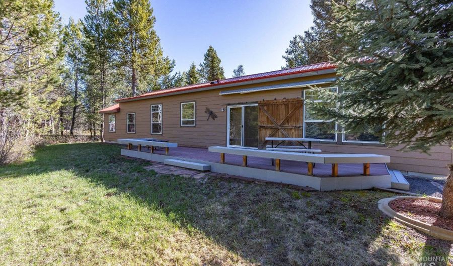 12853 Cascade Dr, Donnelly, ID 83615 - 4 Beds, 2 Bath