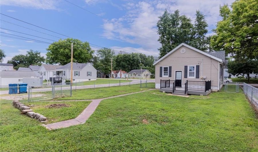 3660 Western Ave, Alton, IL 62002 - 2 Beds, 1 Bath