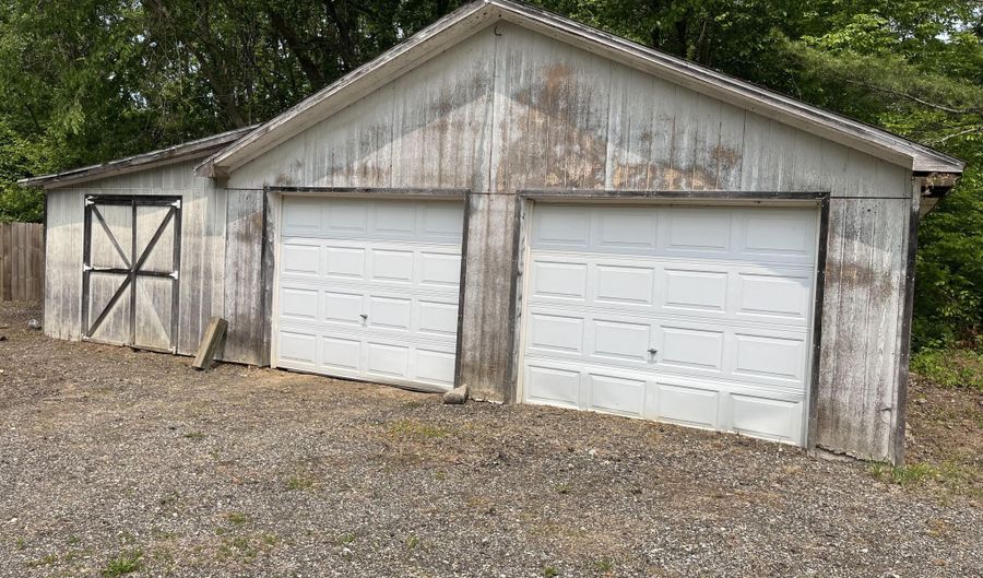 704 38th St, Allegan, MI 49010 - 3 Beds, 2 Bath