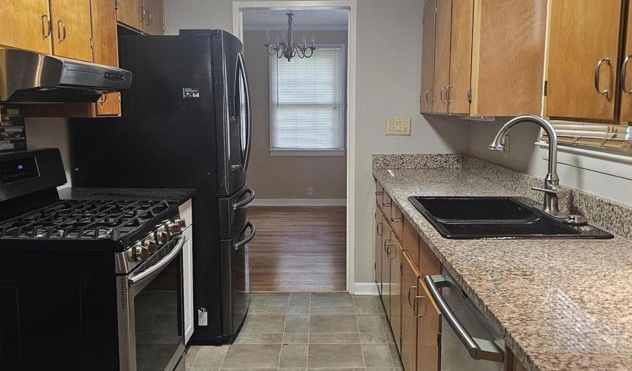 27 Clemson Drive Dr, Aiken, SC 29803 - 3 Beds, 2 Bath