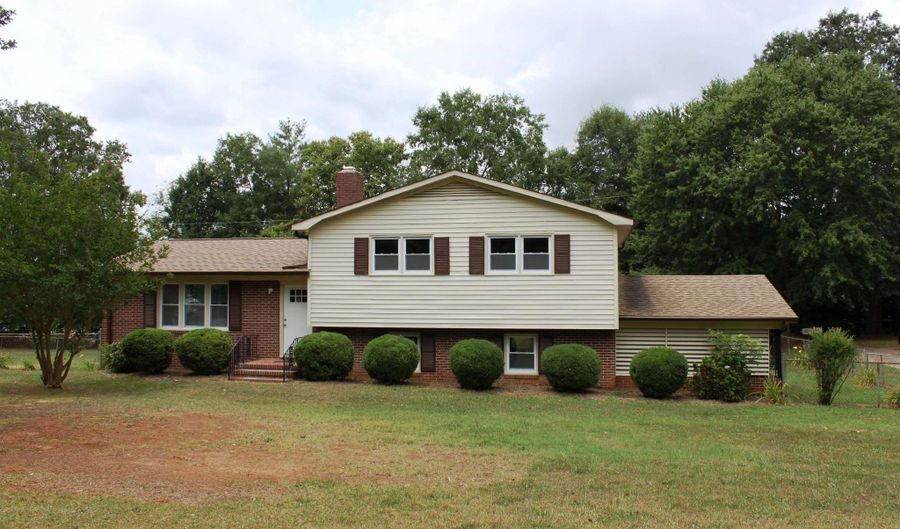 190 Clearview Hts, Boiling Springs, SC 29316 - 3 Beds, 3 Bath