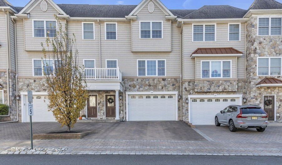 34 White Oak Ln, Aberdeen, NJ 07747 - 3 Beds, 4 Bath