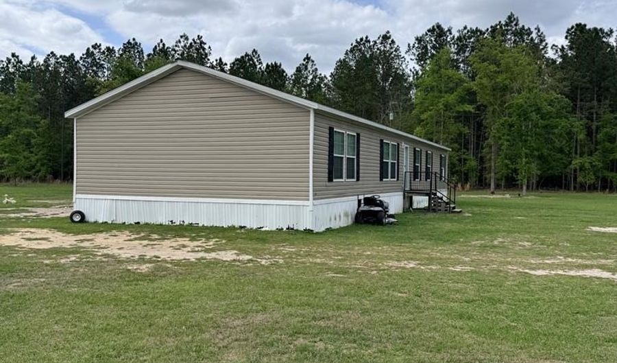 7518 BUCK HEAD Rd, Baxley, GA 31513 - 4 Beds, 2 Bath
