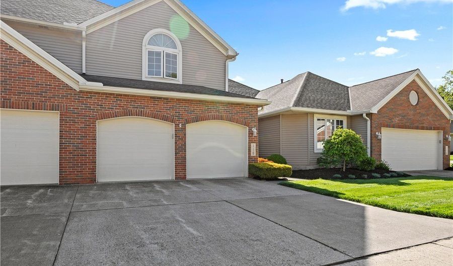 118 Ambleside Way, Amherst, OH 44001 - 2 Beds, 3 Bath