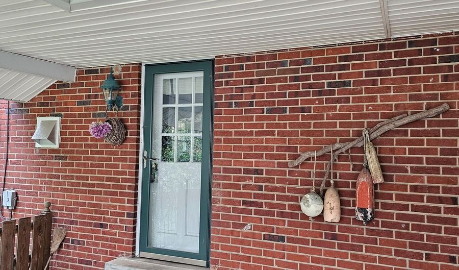 7719 HERITAGE Dr, Annandale, VA 22003 - 3 Beds, 2 Bath