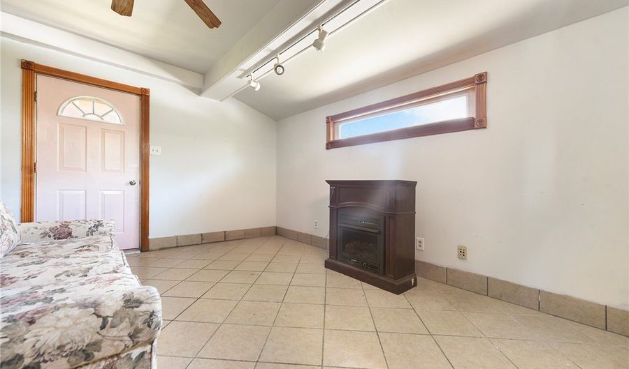 541 8th St, Ambridge, PA 15003 - 3 Beds, 2 Bath