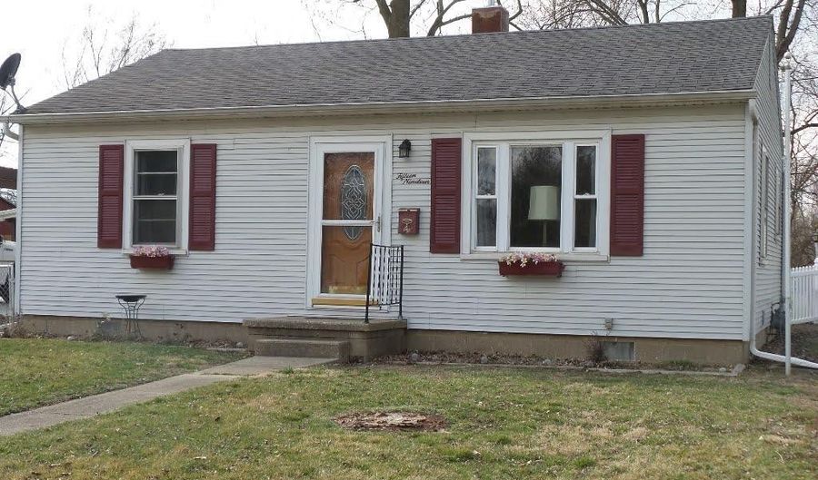 1519 N WILSON Ave, Chillicothe, IL 61523 - 2 Beds, 1 Bath