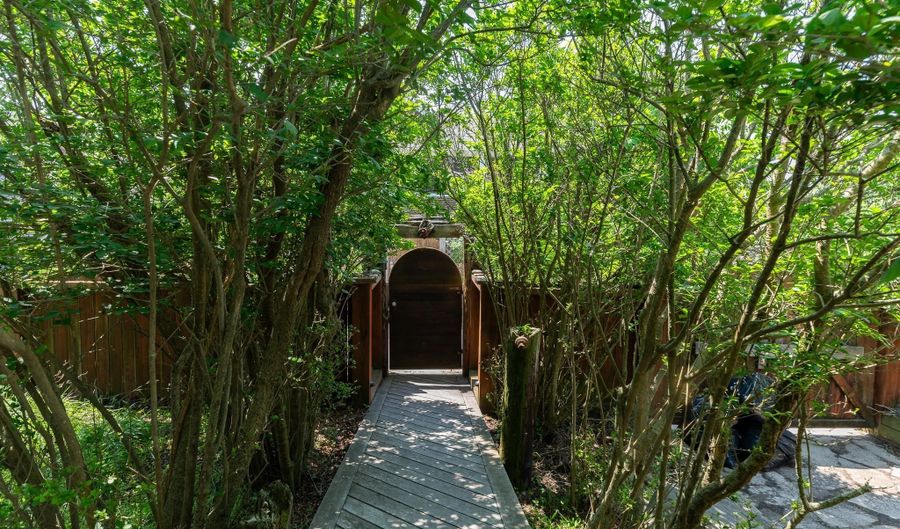 165 Bay Walk, Ocean Beach, NY 11770 - 5 Beds, 2 Bath