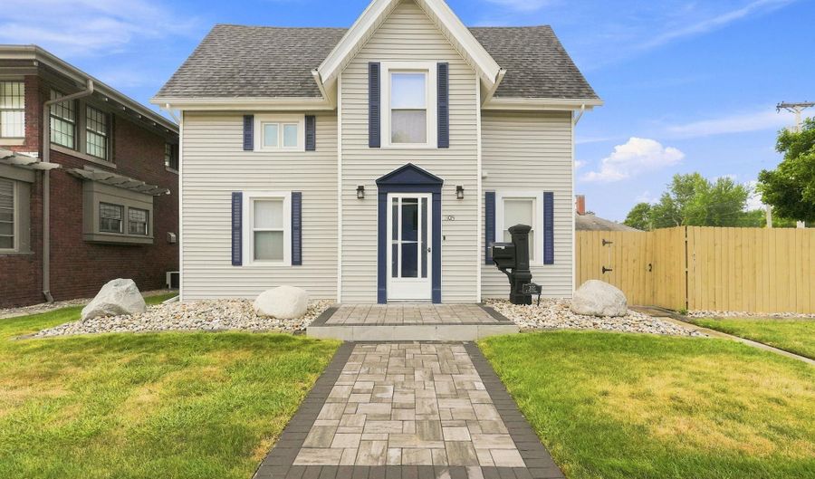 305 W 7Th St, Auburn, IN 46706 - 3 Beds, 2 Bath