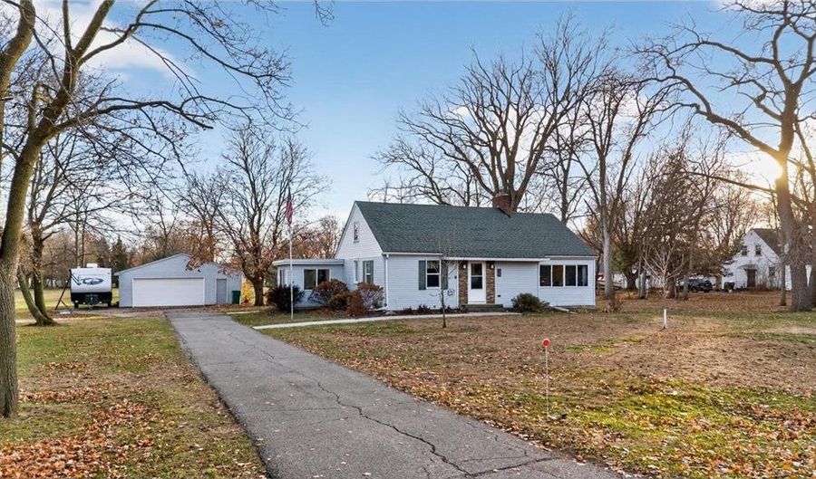 2307 12th Ave SW, Austin, MN 55912 - 2 Beds, 2 Bath