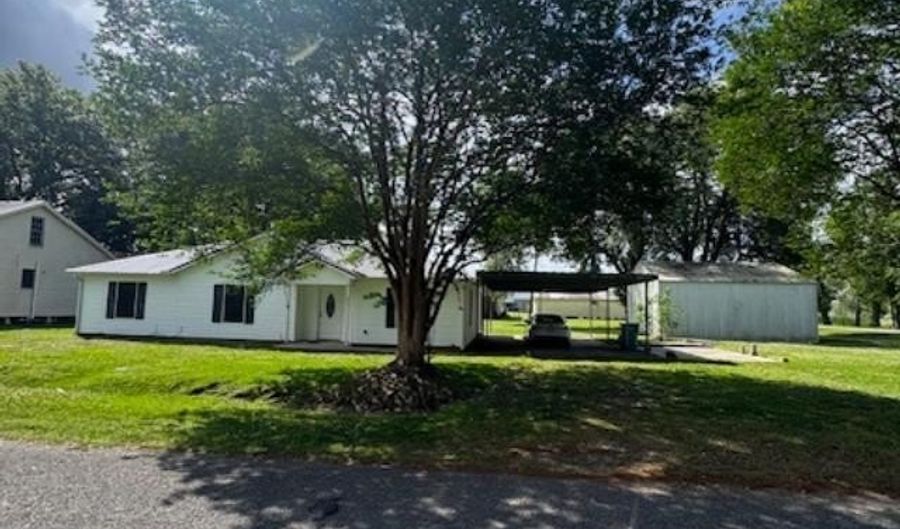 1043 Wilkins St, Arnaudville, LA 70512 - 3 Beds, 2 Bath