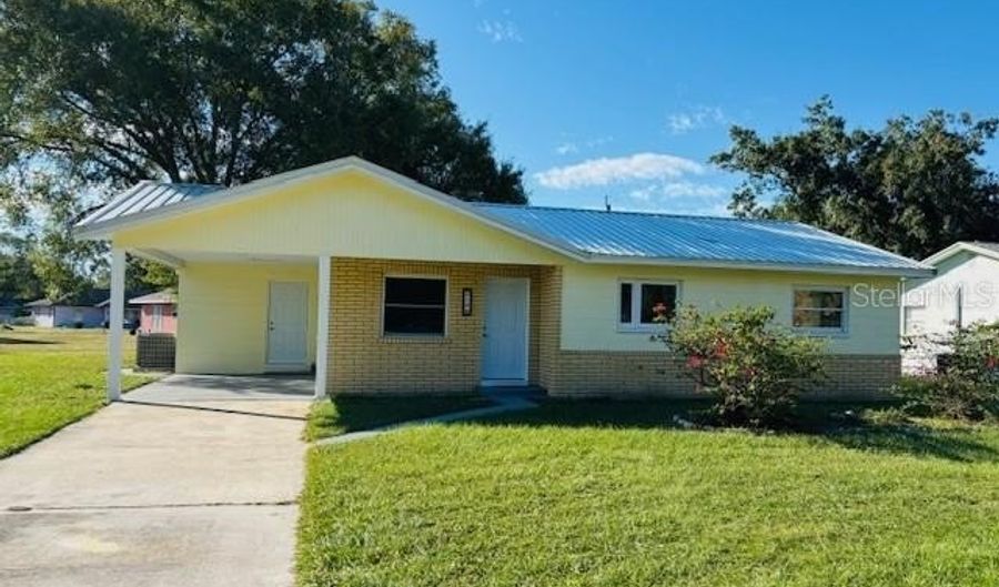 313 COLUMBIA St, Arcadia, FL 34266 - 3 Beds, 2 Bath