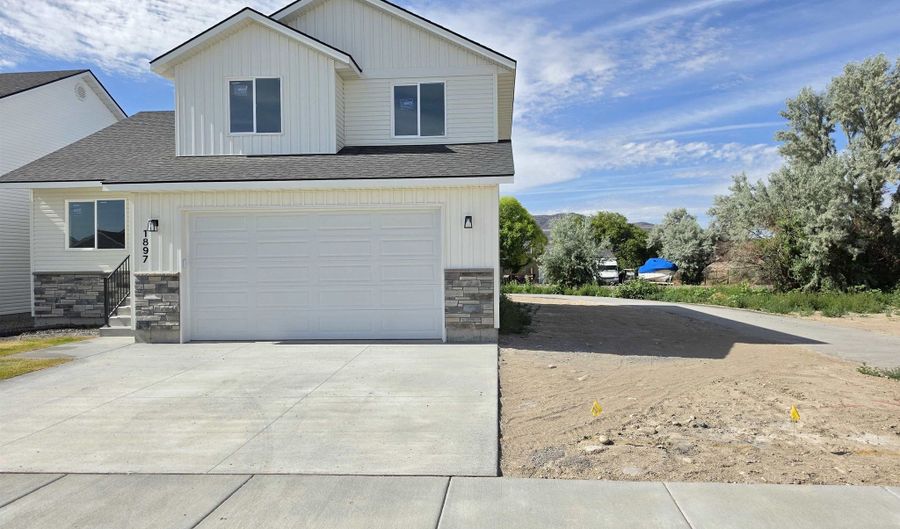 1897 Brynwood Ave, Chubbuck, ID 83202 - 3 Beds, 3 Bath
