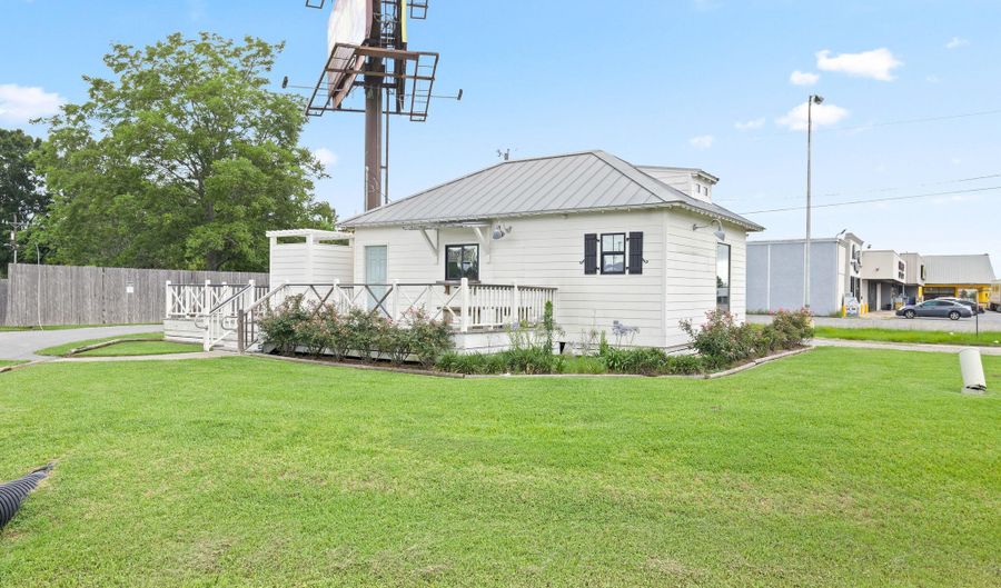 2627 Veterans Memorial Dr, Abbeville, LA 70510 - 0 Beds, 0 Bath