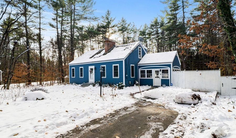 36 Mack Hill Rd, Amherst, NH 03031 - 3 Beds, 2 Bath