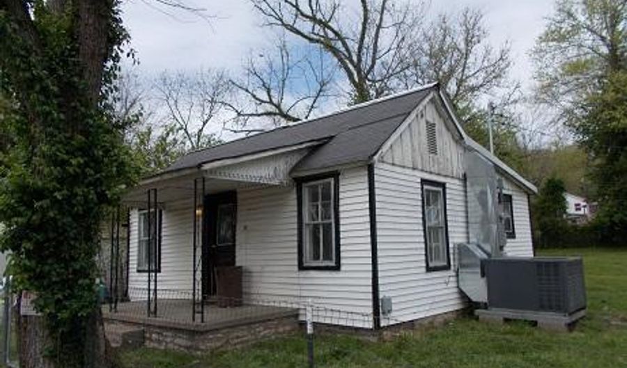 302 Second St, Anderson, MO 64831 - 2 Beds, 1 Bath