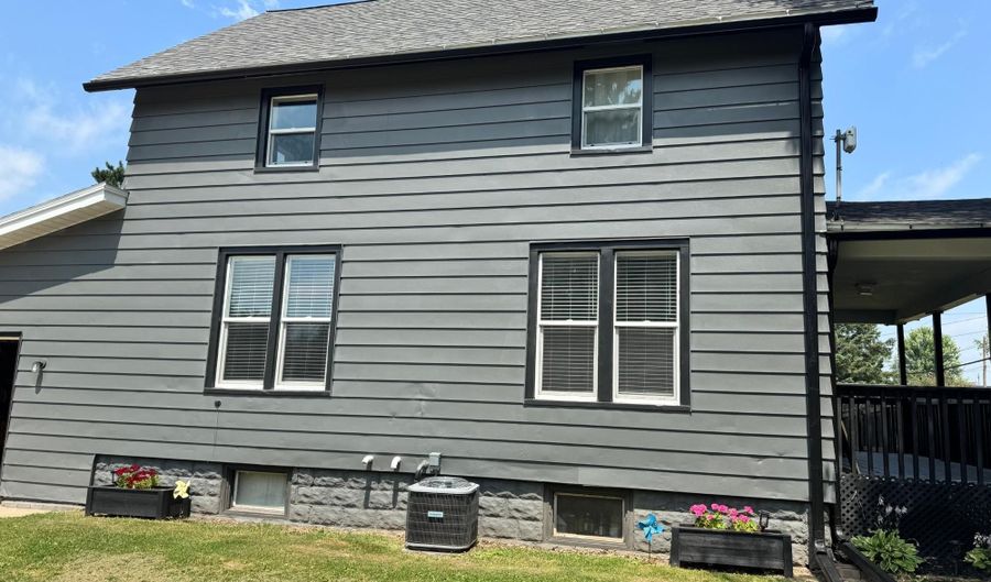 900 LINCOLN St, Antigo, WI 54409 - 3 Beds, 1 Bath