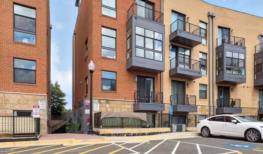 1114 S HIGHLAND 1, Arlington, VA 22204 - 2 Beds, 1 Bath